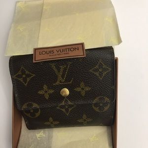 LOUIS VUITTON— Porte Monnaie Wallet